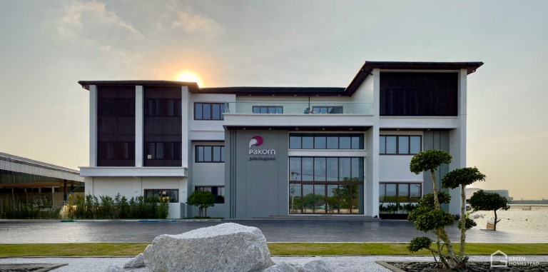 บ้านพักอาศัยและอาคารสำนักงาน 3 ชั้น